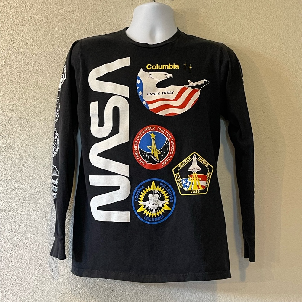 NASA  Columbia  Eagle-Truly Black Long Sleeve T-Shirt Size Medium